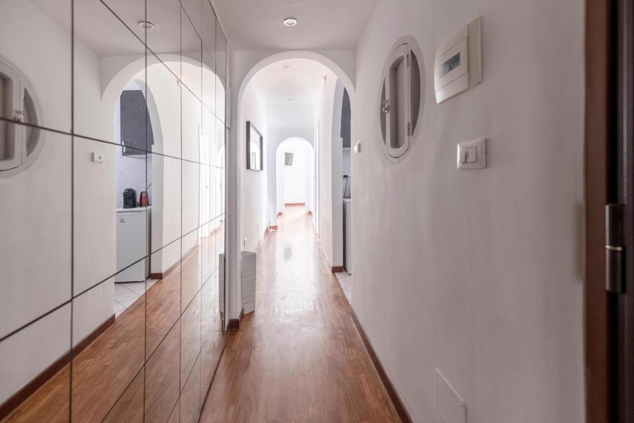 Art House Centro Storico Luxury Apartment Рим Екстериор снимка